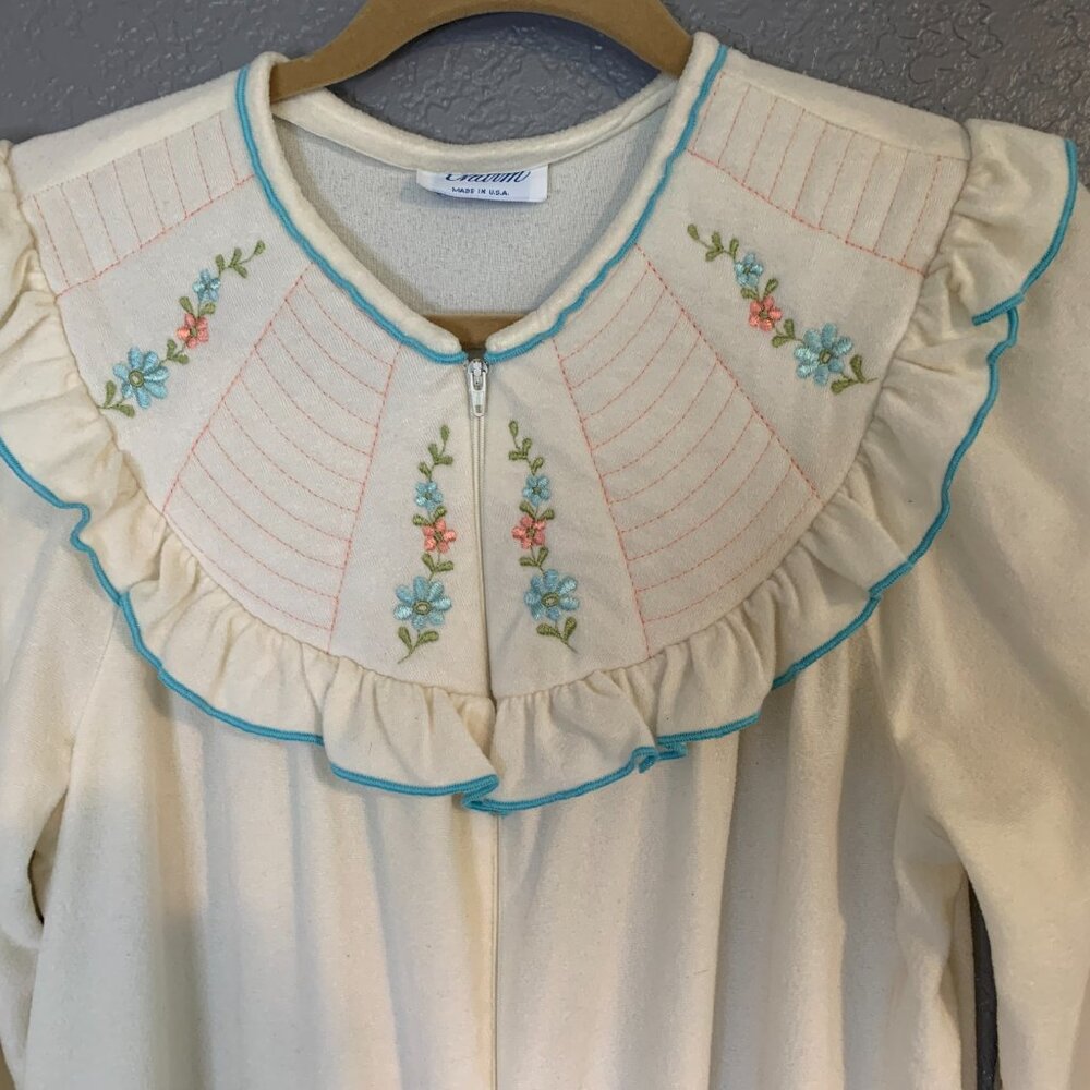 Vintage 80s Charm Size Small Ivory Embroidered Zip Soft Nightgown Housecoat Robe